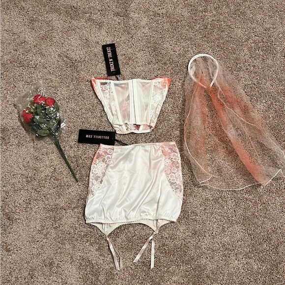 Dolls kill trickz n’ treats bloody bride Halloween costume - Picture 2 of 2